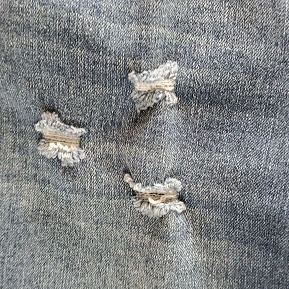 1822 denim blue jeans. Size 6. Distressed. Straight leg. Good condition. - Picture 3 of 11